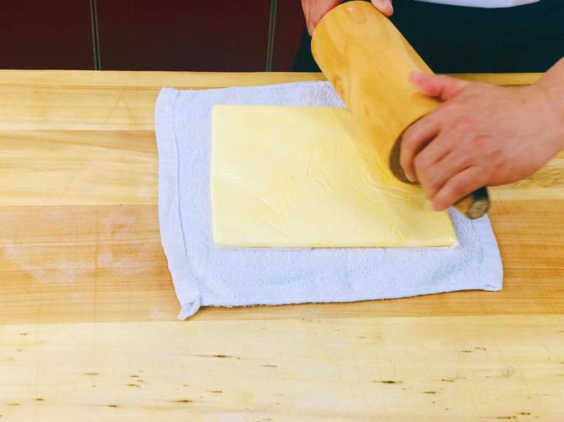 年輕人最愛的網紅店爆款，酥到掉渣的“蝴蝶酥”