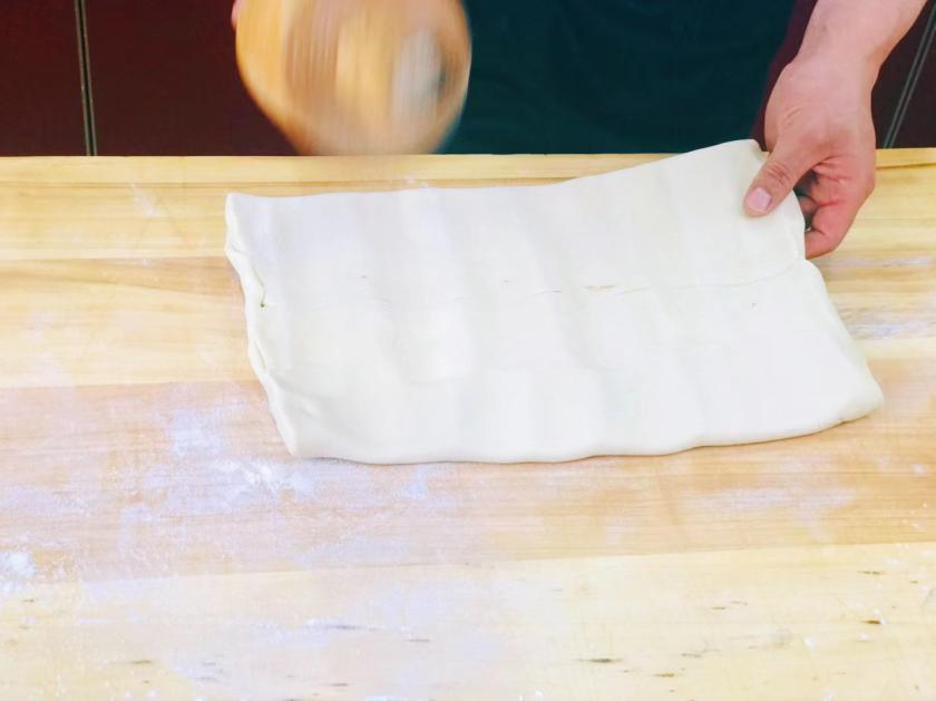 年輕人最愛的網紅店爆款，酥到掉渣的“蝴蝶酥”