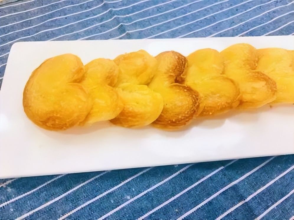 年輕人最愛的網紅店爆款，酥到掉渣的“蝴蝶酥”